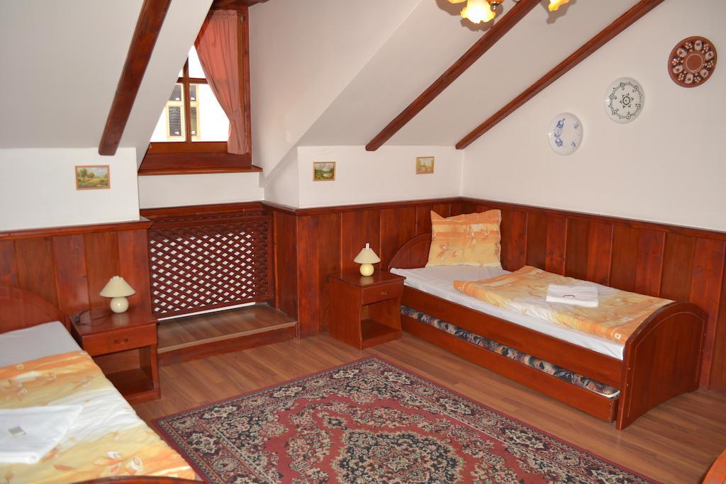 Penzion Grand Banska Bystrica Room photo